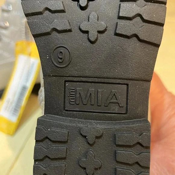 MINI MIA PABLA SILVER CHILDS BOOTS SIZE 9 - Picture 4 of 4